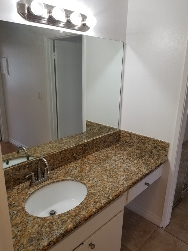 Bathroom 02 - 9618 Exposition Blvd