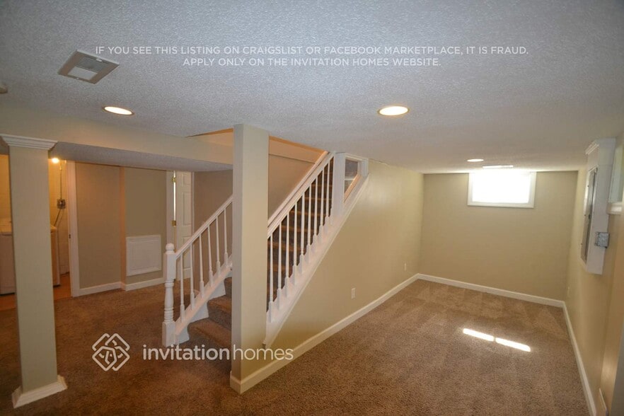 Building Photo - 5849 Quail Ave N