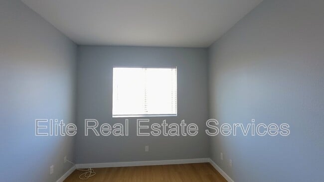 Building Photo - 1138 Calle Dulce