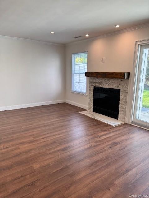 Building Photo - 404 Sara Cir