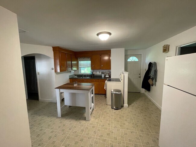 Kitchen - 59 Maybrook Ave