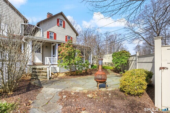 Building Photo - 410 Wilton Rd W