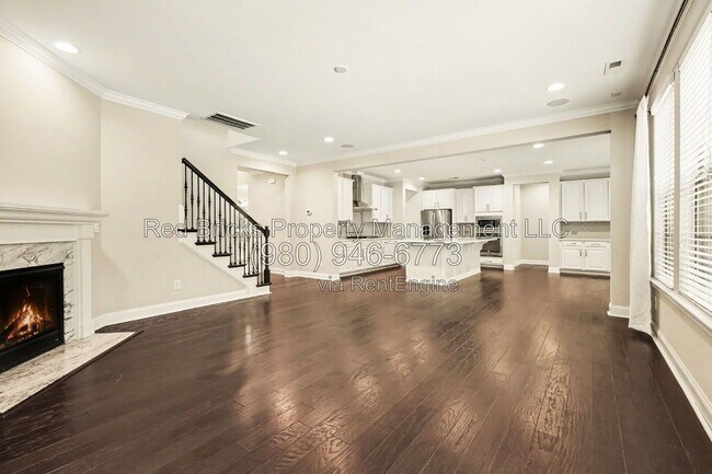 Building Photo - 145 Barclay Dr