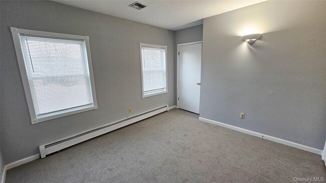 Building Photo - 11 Middle St