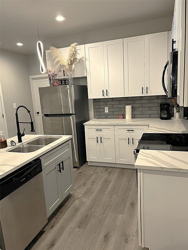 Building Photo - 19106 Sears Dr