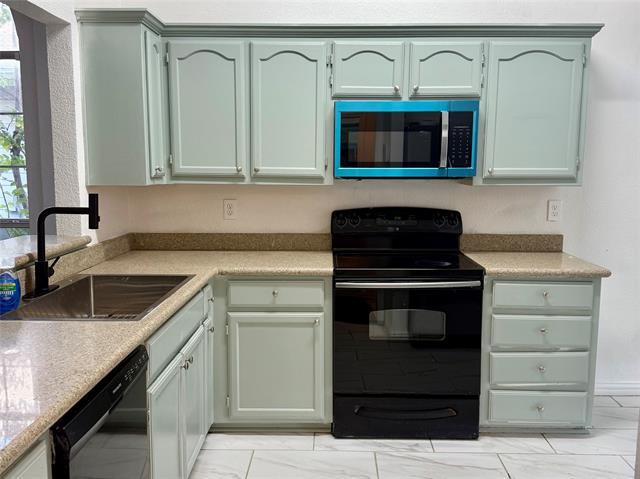 Building Photo - 3047 Renaissance Ct