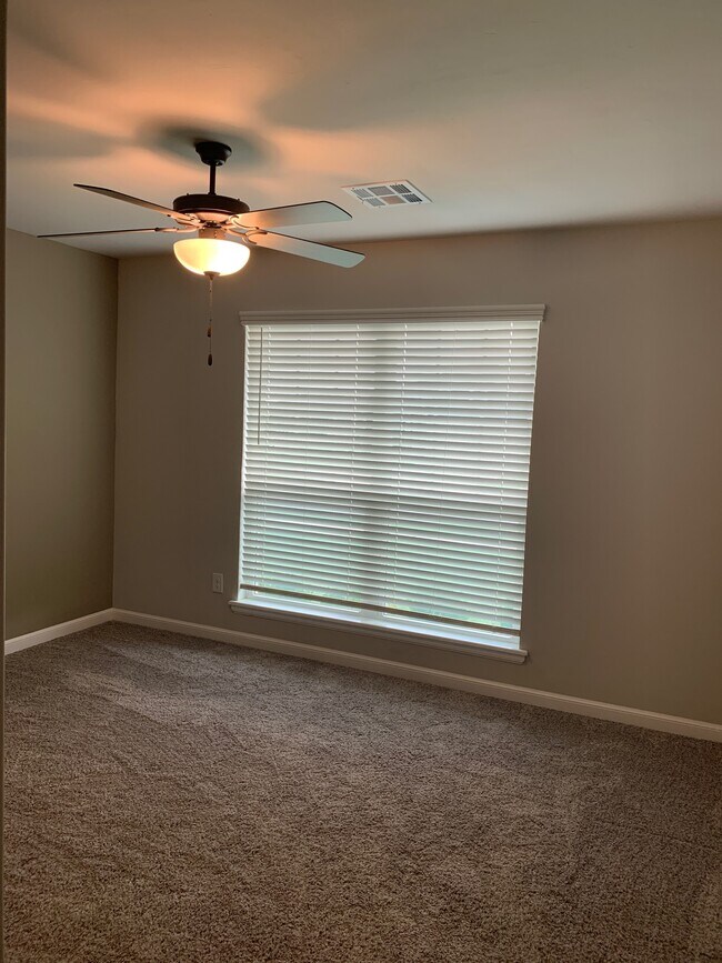 Building Photo - 18208 Autumn Grove Dr