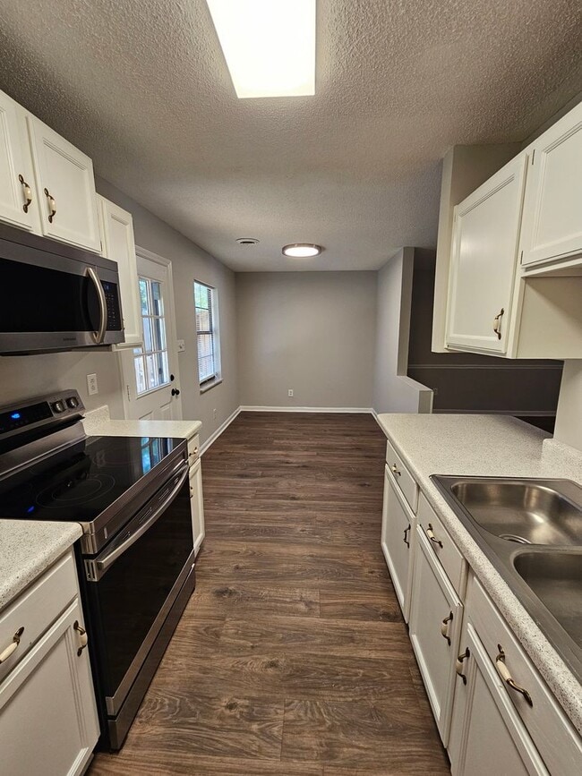 Building Photo - 2 Bedroom 2 Bath condo Powell available for immediate move in!