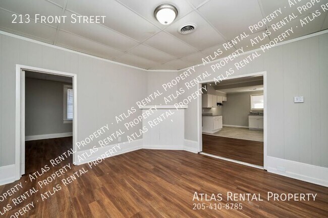 Building Photo - 213 Front St