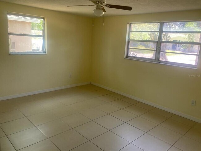 Building Photo - 5641 Berlin Dr