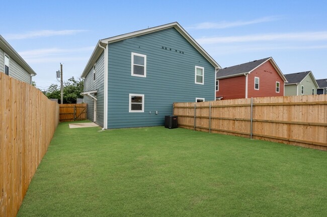 Building Photo - Modern Townhome for Rent – Modern Living at Its Best!