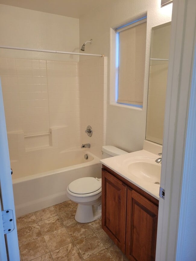 Building Photo - Stunning 3-story corner home in the NW 3 bed 3.5bath