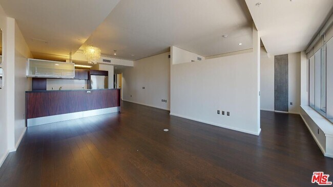 Building Photo - 1155 S Grand Ave