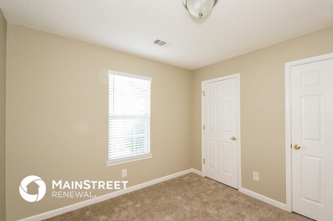 Building Photo - 117 Poplar Pointe Terrace
