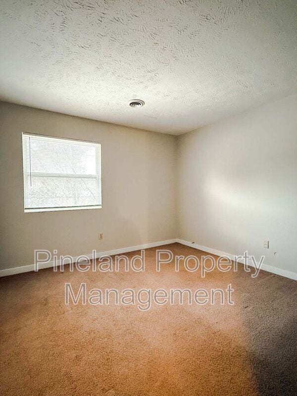 Building Photo - 2740 George Owen Rd