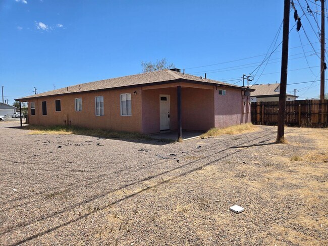 Building Photo - Tonto1807