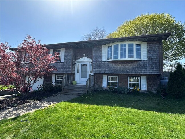 Primary Photo - 11 Pocono Rd