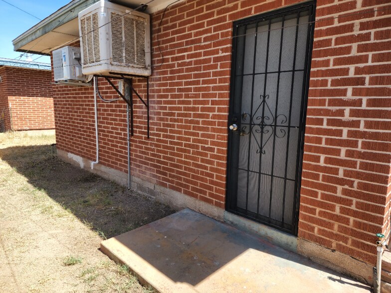 Building Photo - 2531 N Edith Blvd