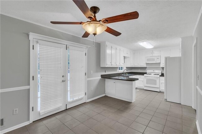 Building Photo - 4899 Raven Way NE