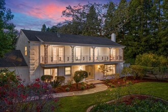 Building Photo - 243 Selby Ln