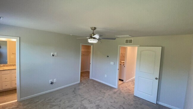 Building Photo - 5549 Wenrich Dr