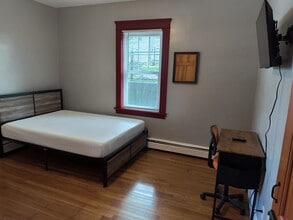 Building Photo - 161 Lynch St