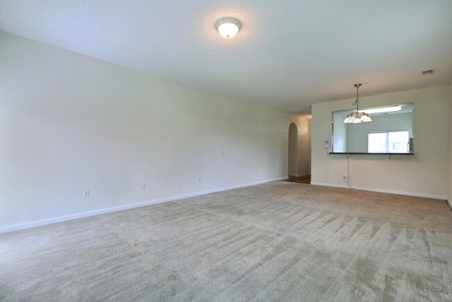 Building Photo - 3 Bedroom 2 Bathroom Live Oak - Richmond Hill
