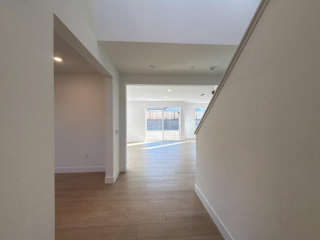 Building Photo - 2848 Dapper St