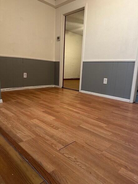 Building Photo - 3011 W Wilshire Blvd