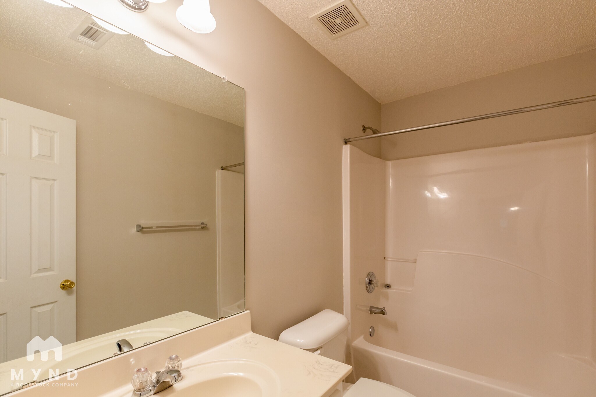 Building Photo - 432 The Gables Dr