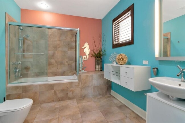 Building Photo - 3340 Hibiscus Dr W