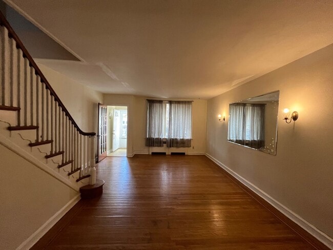 Building Photo - 3337 Disston St