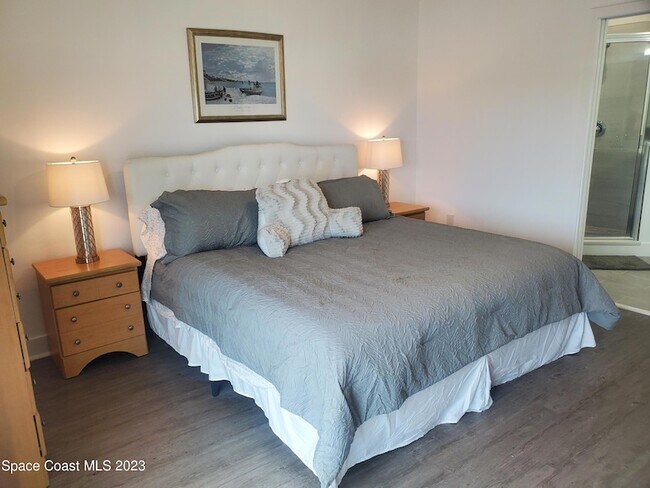 Building Photo - 933 Paddleboard Ct