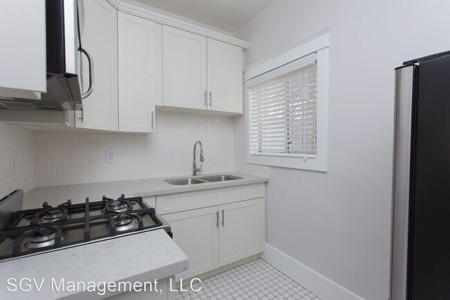 Building Photo - 1711 E Ocean Blvd