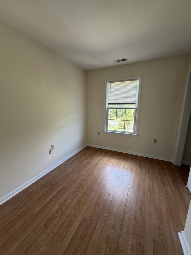 Building Photo - 808 Hammond St