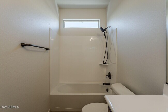 Building Photo - 2008 E Stacey Rd