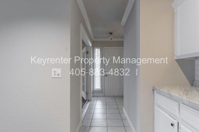 Building Photo - 732 Westridge Ct