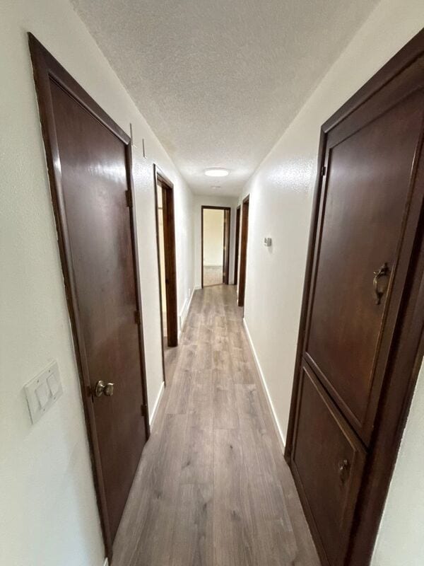 Building Photo - 869 Meadowlawn Dr SE