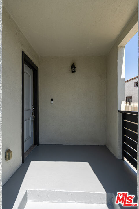 Building Photo - 1316 Mariposa Ave