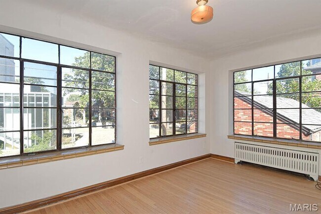 Building Photo - 5859 Nottingham Ave
