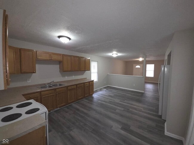 Building Photo - 3614 E New York St