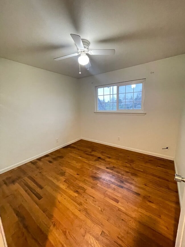 Building Photo - 3 bed / 2 ba house - Tierra Buena Area/ Yuba City