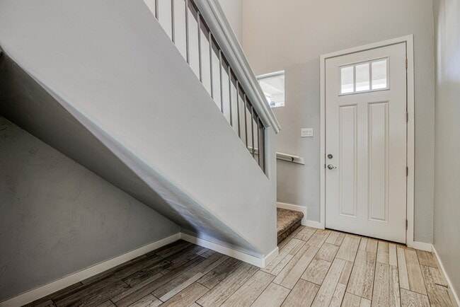 Building Photo - Beautiful 4 bed/2.5 baths in the desirable...