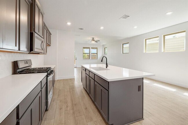 Building Photo - 6111 Dumfries Ln