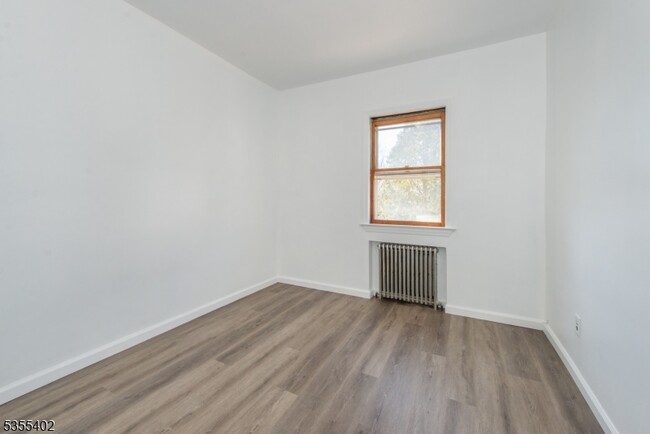Building Photo - 37 Bergen St