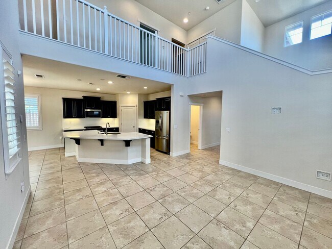 Building Photo - Application Pending! Lovely 4 bedroom 2.5 ...