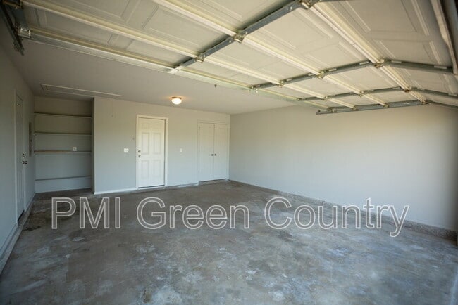 Building Photo - 29890 E 147th St S