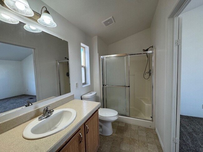 Building Photo - 3 BR house with fenced yard, Nu Paint, Carpet