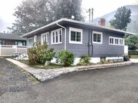 Building Photo - Charming Two-bedroom, One-bathroom home in Orofino, Idaho