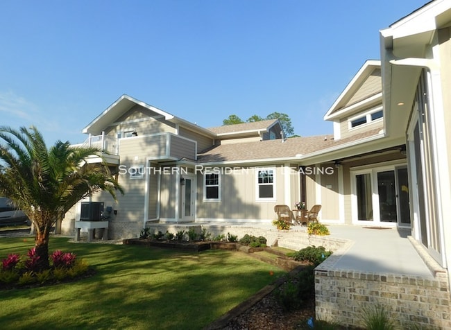 Building Photo - 16600 Innerarity Point Rd